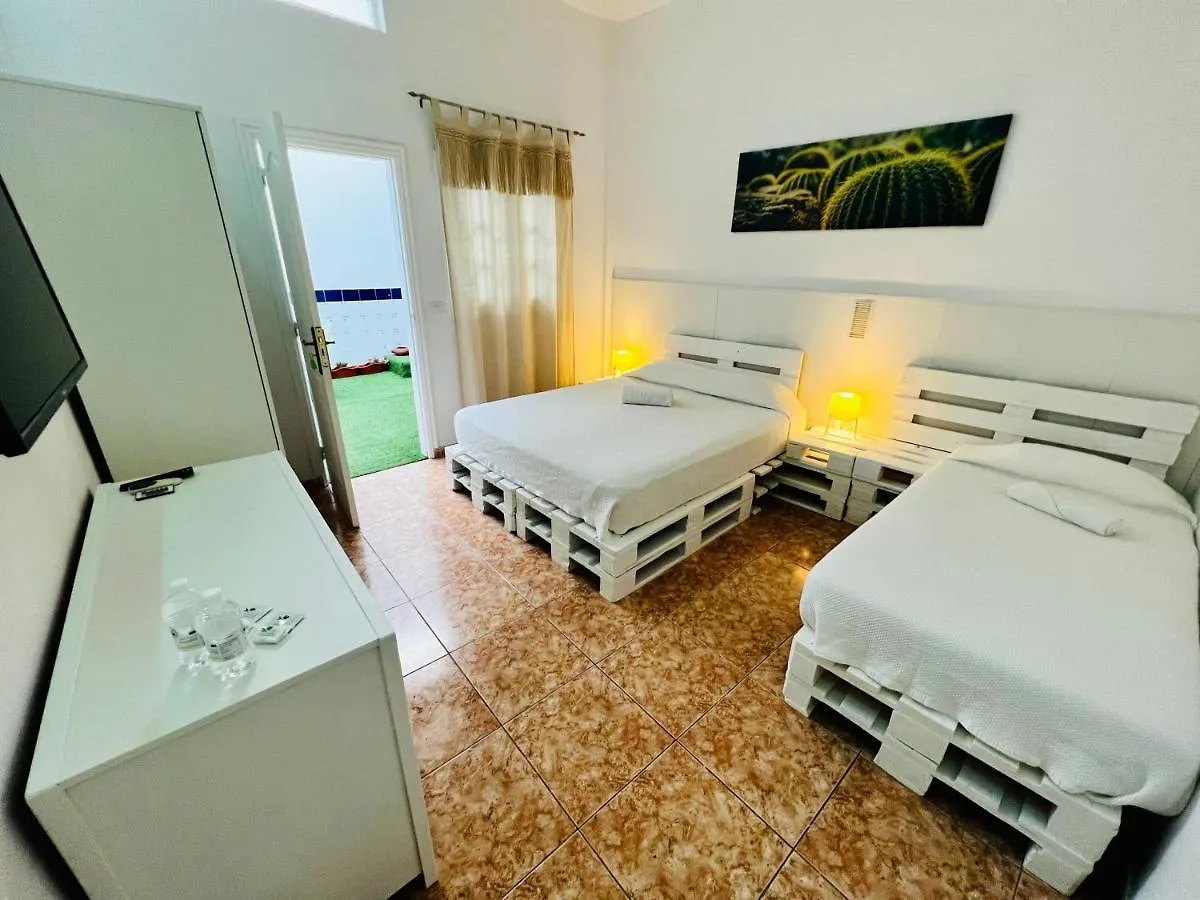El Jardin De Iris Bed & Breakfast Santa Cruz de Tenerife 0*,  Spain